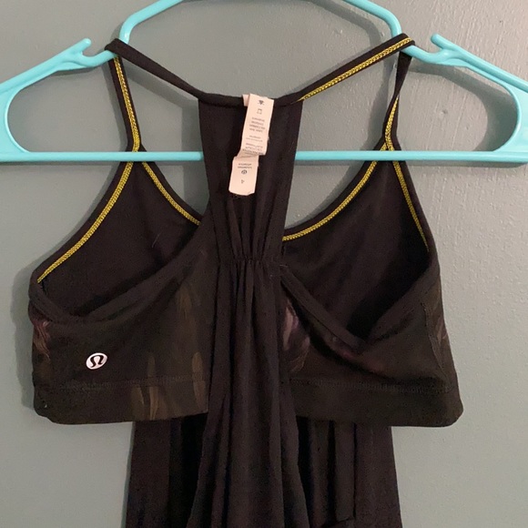 Lulu Lemon No Limits Tank. size 4 - Picture 4 of 7
